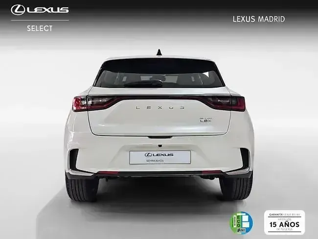 Usado Lexus LBX 136 CV (100 kW) 2025 Blanco SUV
