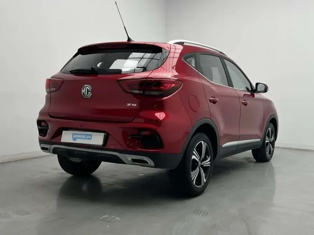 Usado MG ZS Comfort 106 CV (77 kW) 2023 Rojo SUV