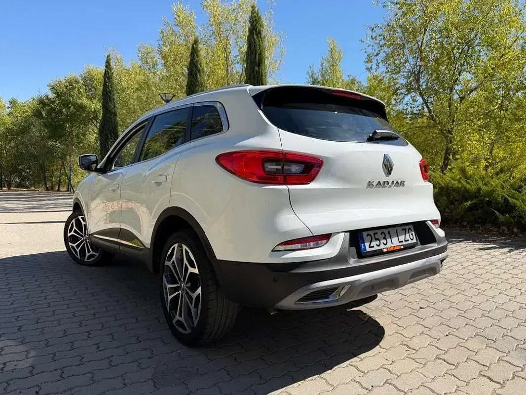 Usado Renault Kadjar Techno 140 CV (102 kW) 2022 Blanco SUV