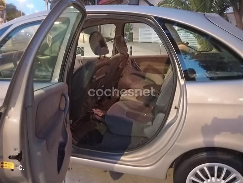 Beige Usado 2007 Citroën Xsara Picasso Exclusive Monovolumen | 1750 € (Super precio) - Imagen 1/4