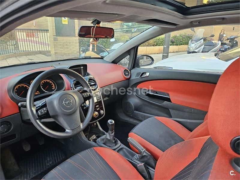 Negro Usado 2007 Opel Corsa Sport Berlina | 3300 € (Precio justo) - Imagen 1/4