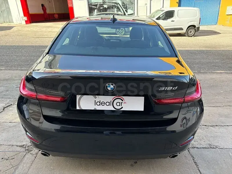 Usado BMW 318 150 CV (110 kW) 2019 Negro Berlina