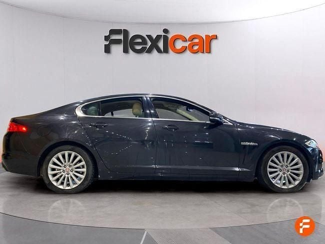Usado Jaguar XF R-Sport 200 CV (147 kW) 2015 Negro Berlina