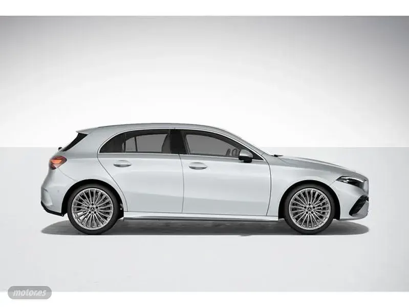 Usado Mercedes A200 149 CV (109 kW) 2023 Plateado Berlina