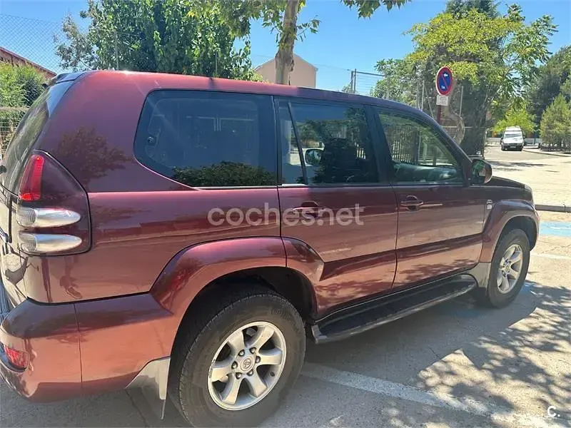 Usado Toyota Land Cruiser 163 CV (119 kW) 2005 Granate SUV