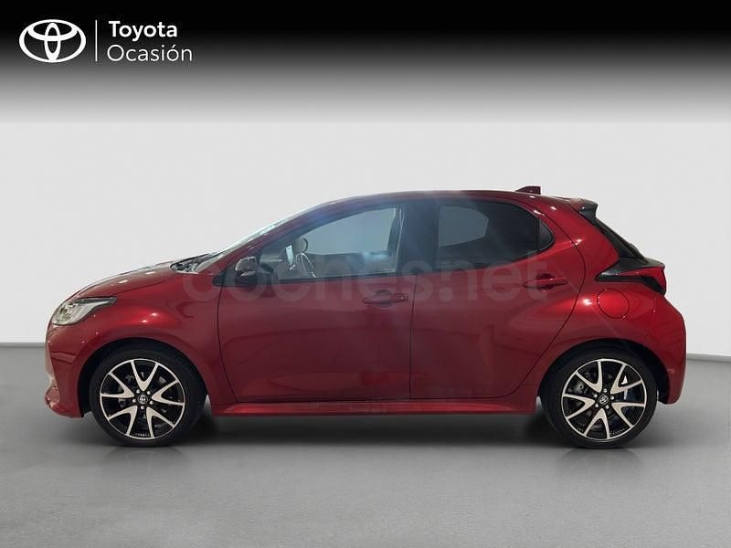 Usado Toyota Yaris Hybrid Style 116 CV (85 kW) 2022 Rojo Berlina