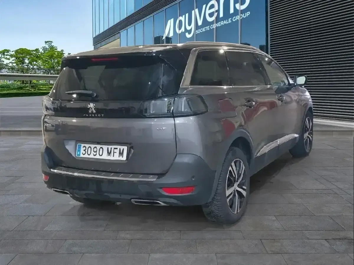 Usado Peugeot 5008 GT 131 CV (96 kW) 2023 Gris SUV