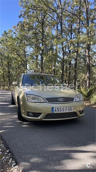 Usado Ford Mondeo Trend 155 CV (114 kW) 2006 Beige Berlina