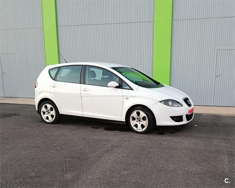 Usado Seat Altea 105 CV (77 kW) 2006 Blanco Monovolumen