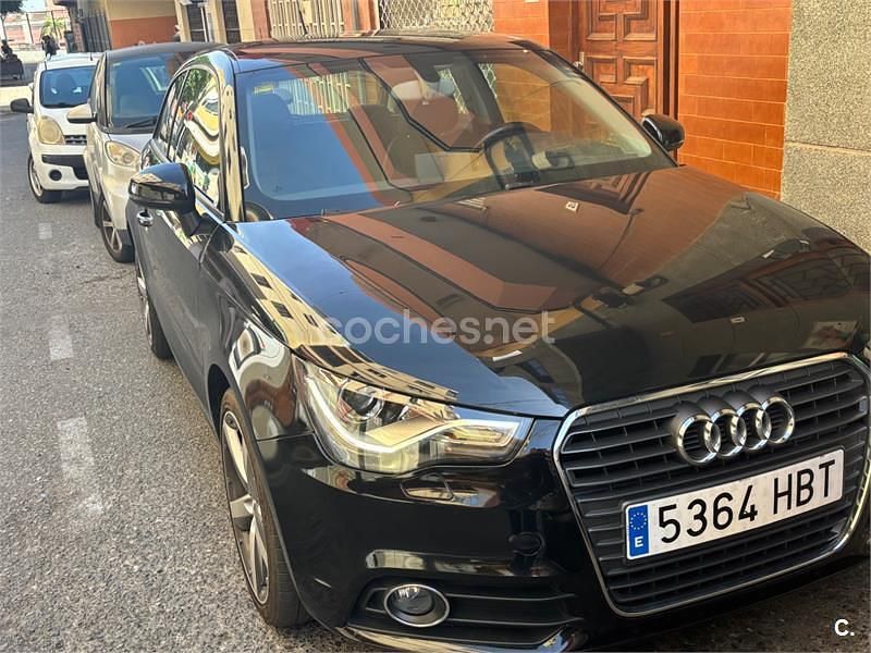 Negro Usado 2011 Audi A1 Ambition Utilitario | 9990 € (Precio justo) - Imagen 1/4