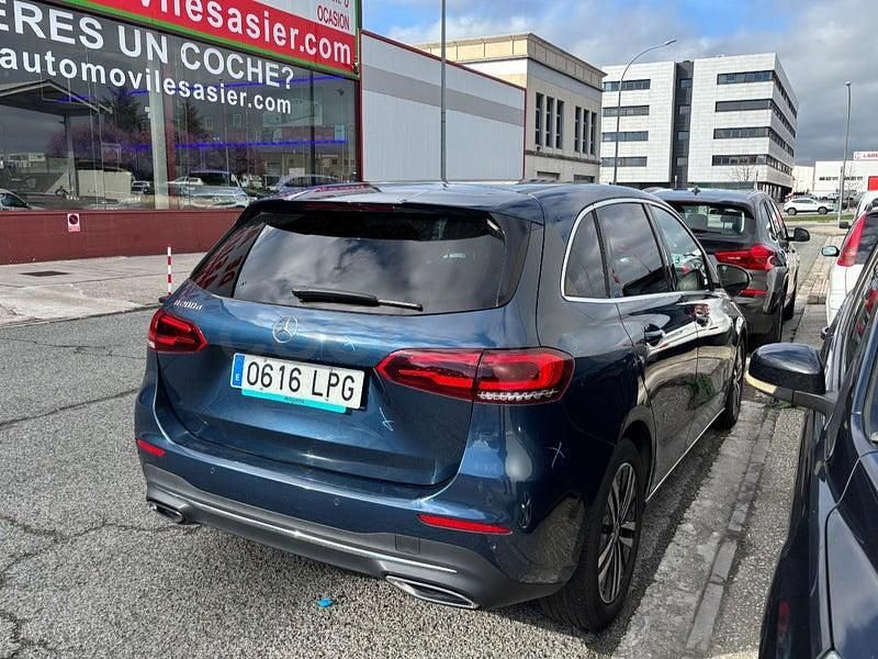 Usado Mercedes B200 150 CV (110 kW) 2021 Azul Monovolumen
