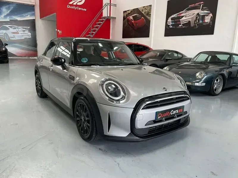 Usado Mini Cooper 136 CV (100 kW) 2024 Gris / plata Utilitario