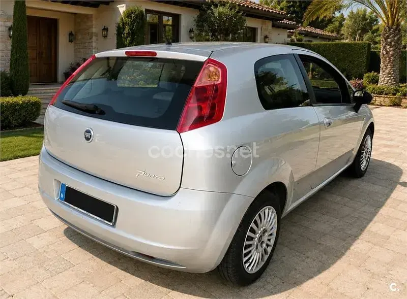 Usado Fiat Grande Punto Active 75 CV (55 kW) 2005 Blanco Utilitario