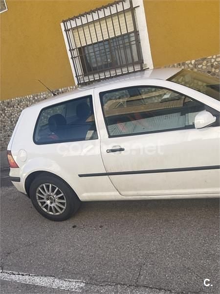 Usado VW Golf IV Trendline 115 CV (84 kW) 2002 Blanco Berlina