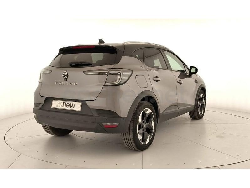 Usado Renault Captur Techno 100 CV (73 kW) 2025 Gris / plata SUV