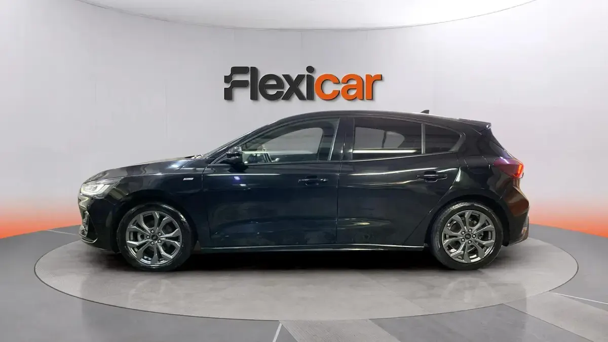 Usado Ford Focus ST-Line 155 CV (114 kW) 2023 Negro Berlina