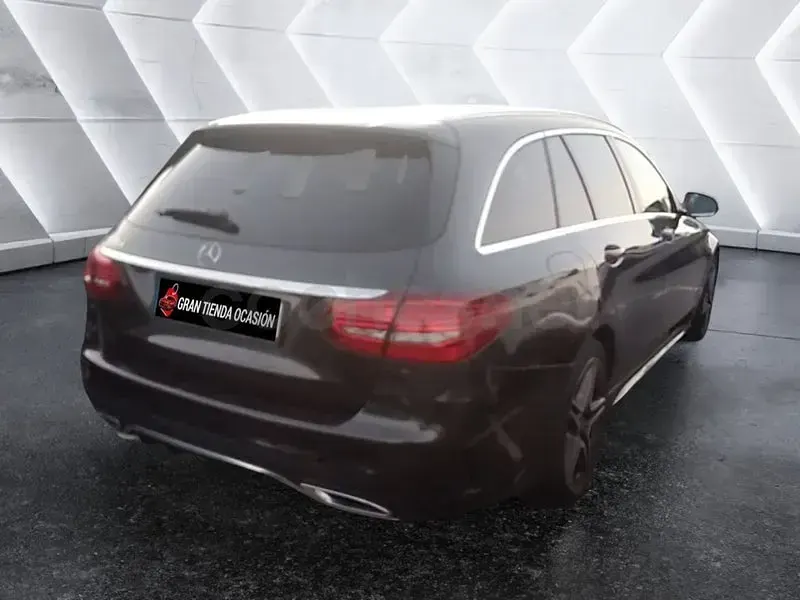 Usado Mercedes C200 160 CV (117 kW) 2020 Gris / plata Familiar