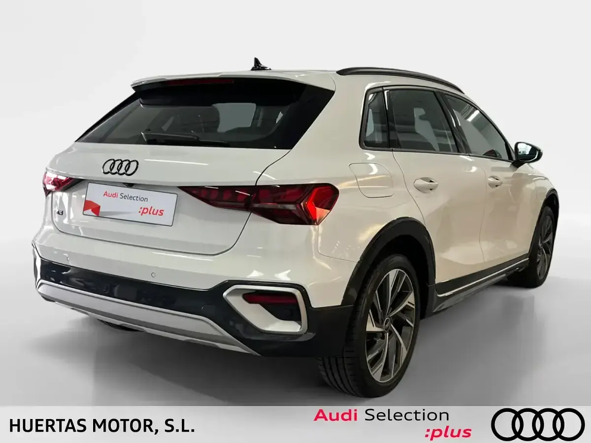 Usado Audi A3 Ambiente 150 CV (110 kW) 2024 Blanco Berlina