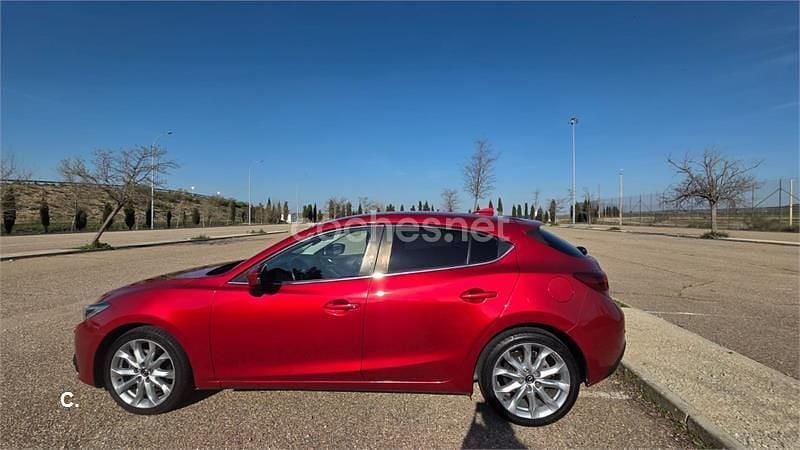 Usado Mazda 3 Luxury 150 CV (110 kW) 2015 Rojo Berlina