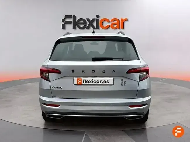 Usado Skoda Karoq Active 110 CV (80 kW) 2022 Gris SUV