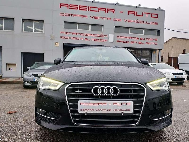Usado Audi A3 Ambiente 150 CV (110 kW) 2014 Negro Utilitario
