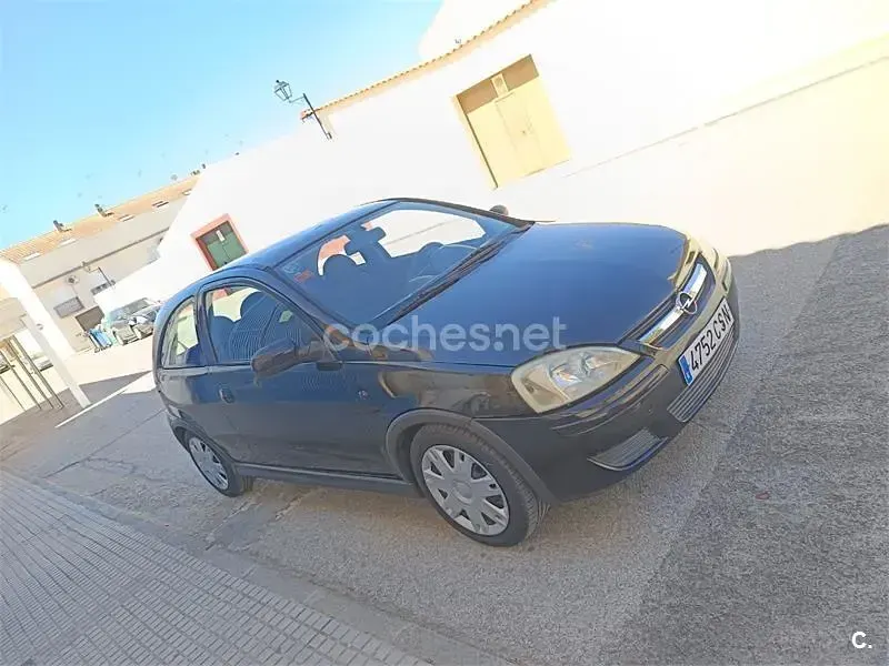 Usado Opel Corsa Edition 75 CV (55 kW) 2004 Negro Utilitario
