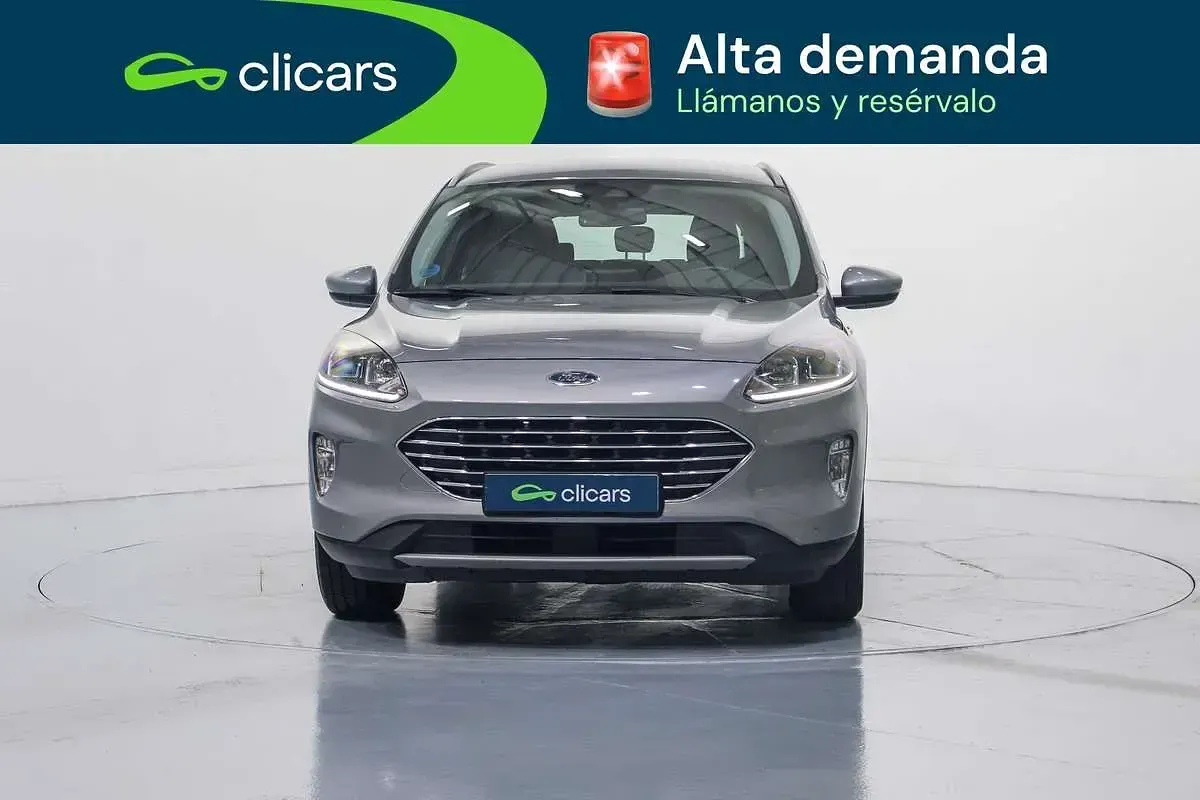Usado Ford Kuga Titanium 190 CV (139 kW) 2022 Plateado SUV
