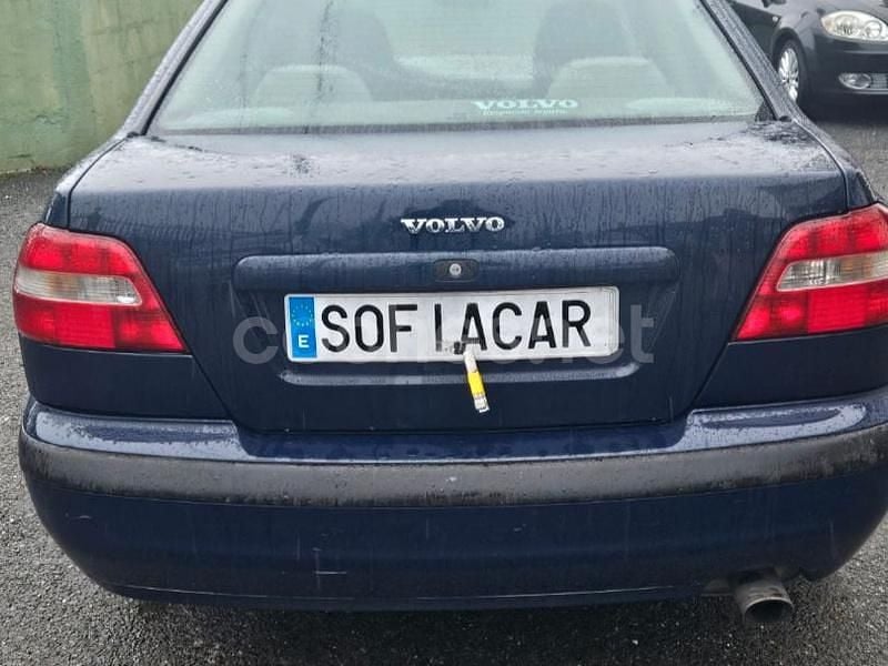 Usado Volvo V40 109 CV (80 kW) 2001 Azul Familiar