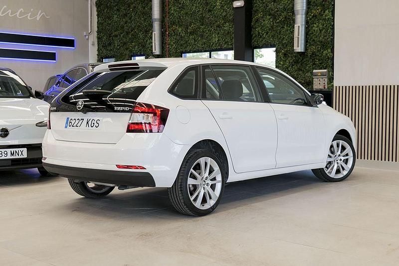 Usado Skoda Rapid Style 110 CV (80 kW) 2018 Blanco Utilitario