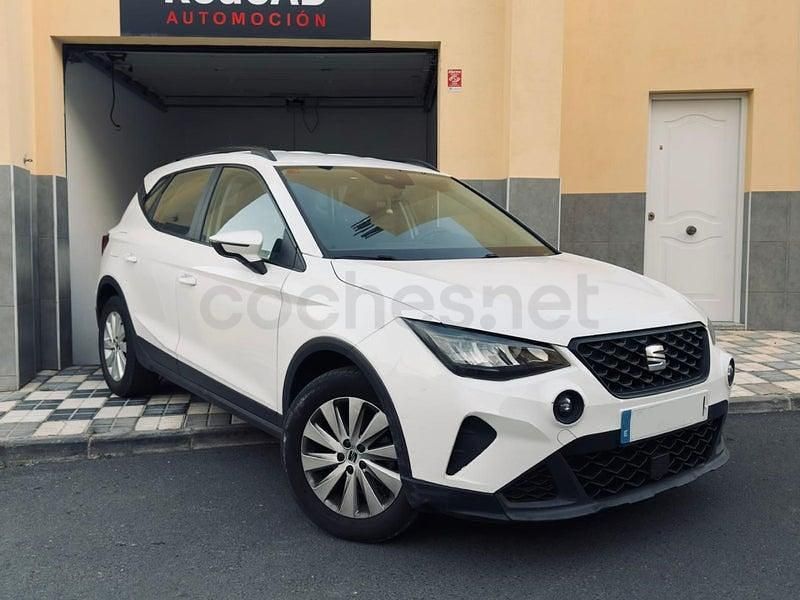 Usado Seat Arona Style 110 CV (80 kW) 2021 Blanco SUV