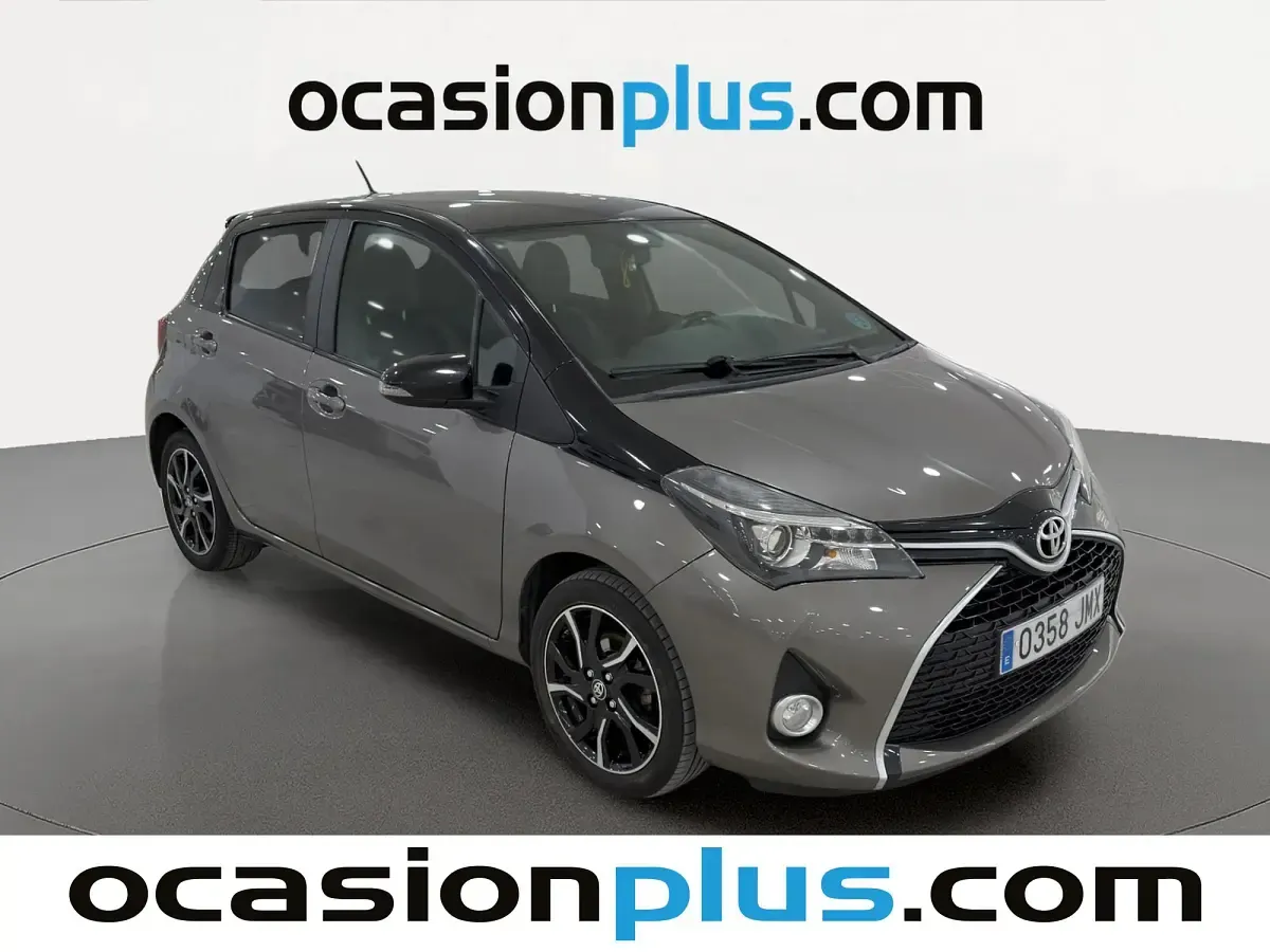 Usado Toyota Yaris 99 CV (72 kW) 2016 Gris Utilitario