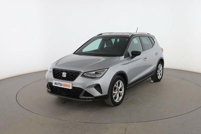 Gris Usado 2023 Seat Arona FR SUV | 22.099 € (Precio justo) - Imagen 1/3
