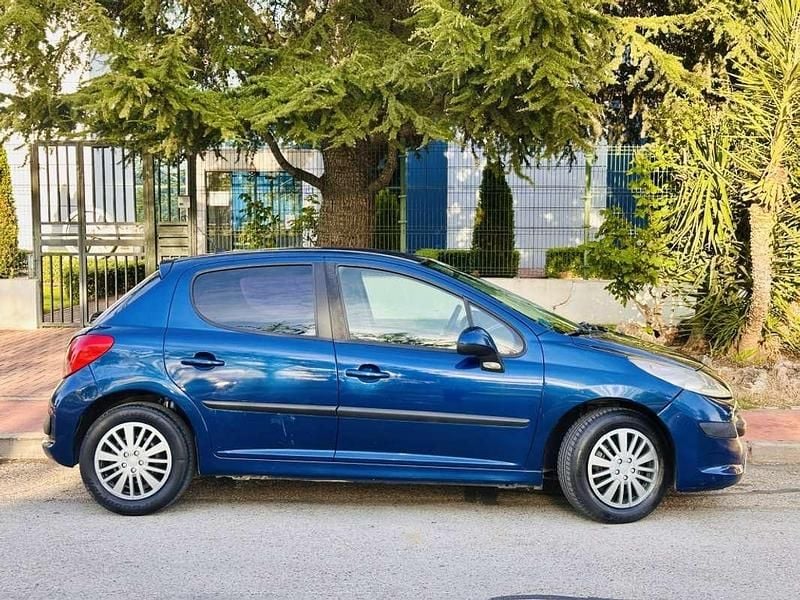Usado Peugeot 207 90 CV (66 kW) 2007 Azul Utilitario