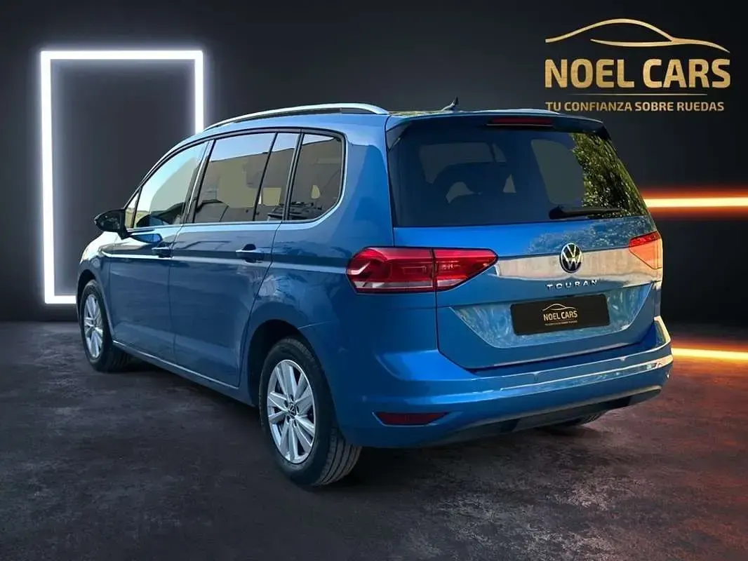 Usado VW Touran Advance 150 CV (110 kW) 2022 Azul Monovolumen