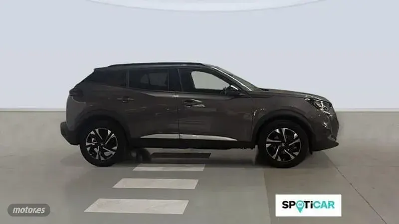 Usado Peugeot 2008 Allure 131 CV (96 kW) 2022 Gris SUV