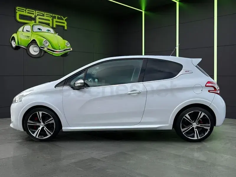 Begagnad Peugeot 208 GTi 200 HK (147 kW) 2018 Vit Halvkombi