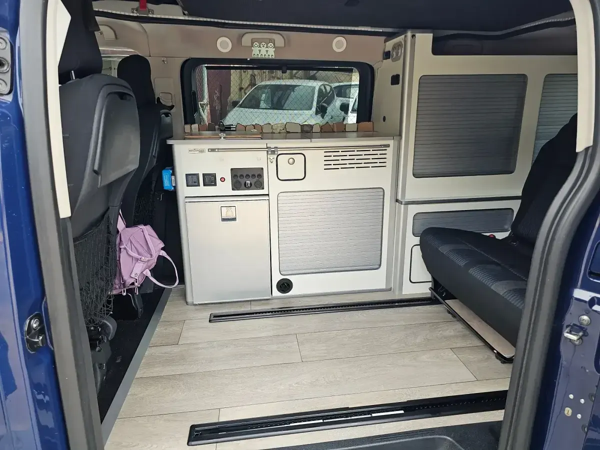 Usado Peugeot Traveller Active 115 CV (84 kW) 2016 Azul Monovolumen