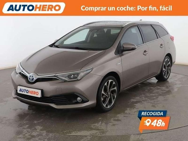 Usado Toyota Auris Hybrid 136 CV (100 kW) 2016 Beige Utilitario