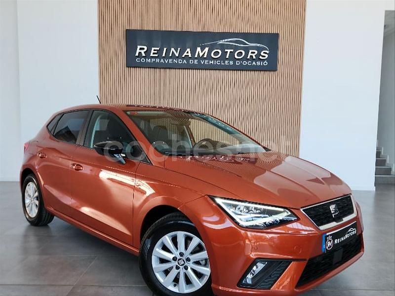 Usado Seat Ibiza Style Plus 95 CV (69 kW) 2018 Naranja Berlina