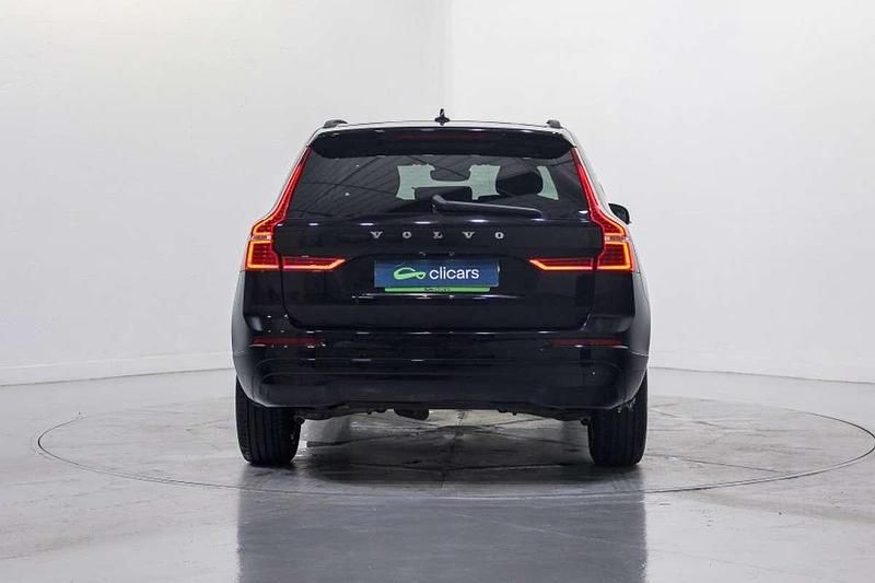 Usado Volvo XC60 Momentum 197 CV (144 kW) 2021 Blanco SUV