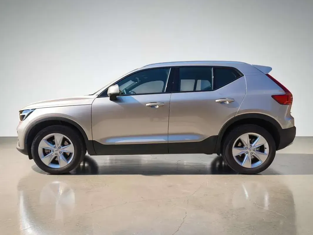 Usado Volvo XC40 Core 14 CV (10 kW) 2024 Beige SUV