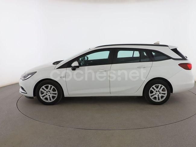 Usado Opel Astra Selective 110 CV (80 kW) 2016 Blanco Familiar