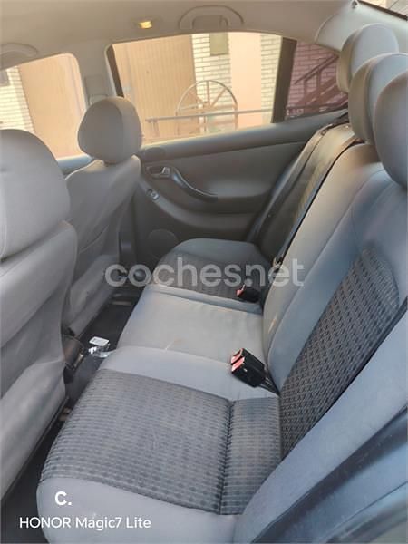 Gris / plata Usado 2004 Seat Toledo Stella Berlina | 1700 € (Buen precio) - Imagen 1/4