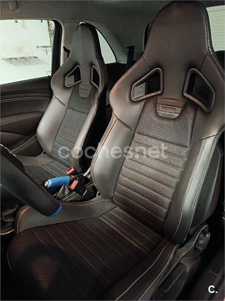 Usado Opel Adam Rocks S 150 CV (110 kW) 2016 Rojo Utilitario