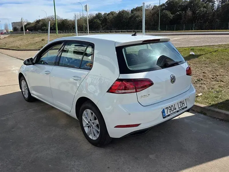 Usado VW Golf VII Advance 115 CV (84 kW) 2019 Granate Berlina