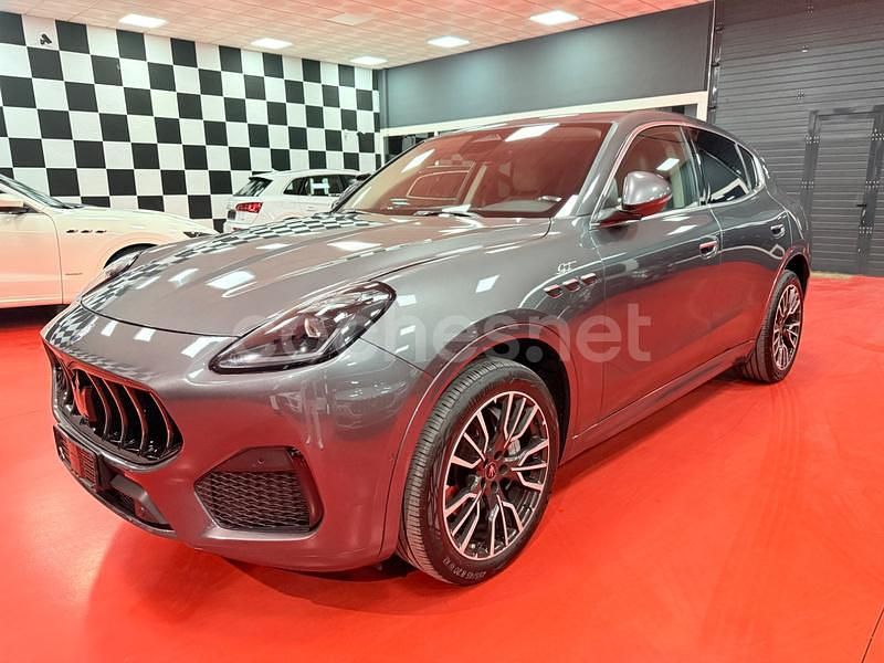 Gris / plata Usado 2023 Maserati Grecale GT SUV | 58.990 € - Imagen 1/4