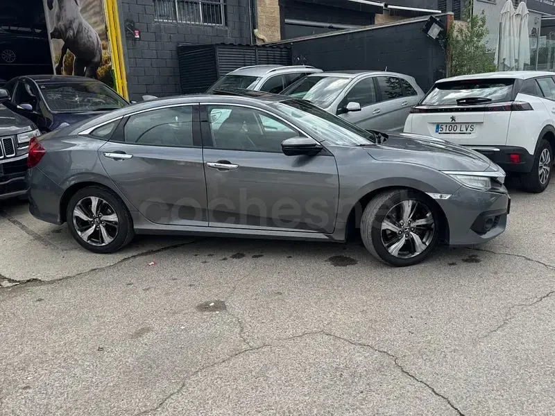 Usado Honda Civic Prestige 182 CV (133 kW) 2017 Gris / plata Berlina