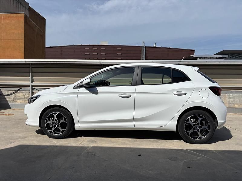 Używany MG MG3 Comfort 195 KM (143 kW) 2024 Biały Hatchback