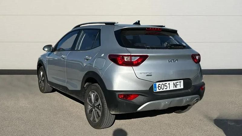 Usado Kia Stonic 100 HP (73 kW) 2025 Cinzento SUV