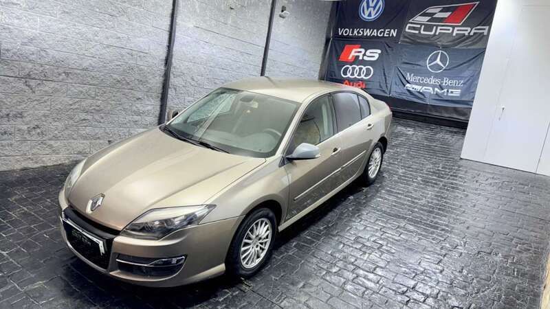 Gris Usado 2013 Renault Laguna III Dynamique Berlina | 4999 € (Super precio) - Imagen 1/4